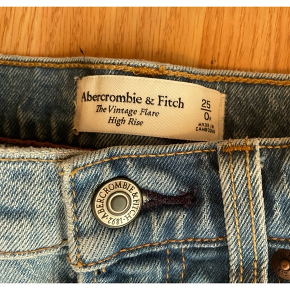 Abercrombie & Fitch Flare Jeans in Classic Blue - Picture 3 of 3